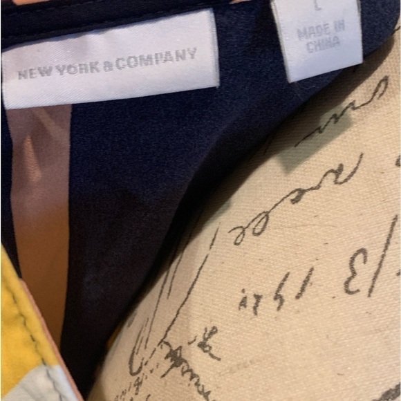 New York and Company v neck long sleeve blouse with elastic waist size large EUC - Picture 3 of 4